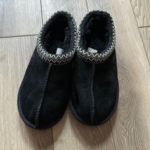 Women’s Tasman slippers , size 7 . In Good conditions